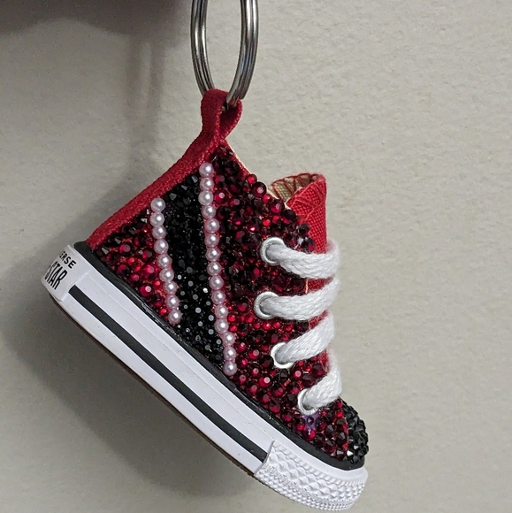 Custom order - toddle Converse Trinidad flag and matching keychain - Picture 4 of 4